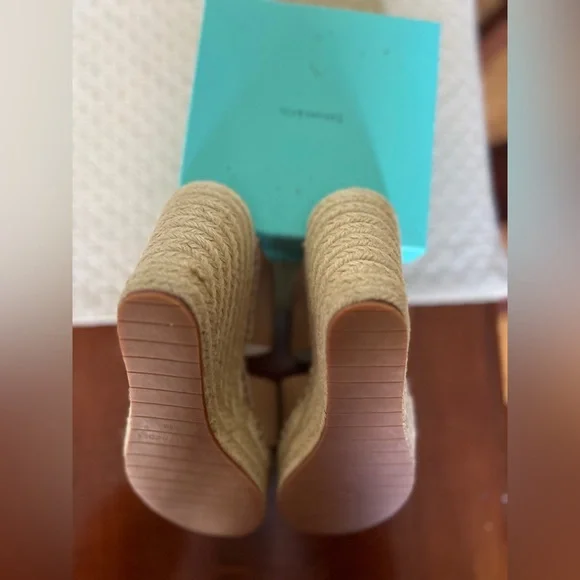 Kenneth Cole New York Olivia X Band Wedge Sz 7.5 - Picture 10 of 16